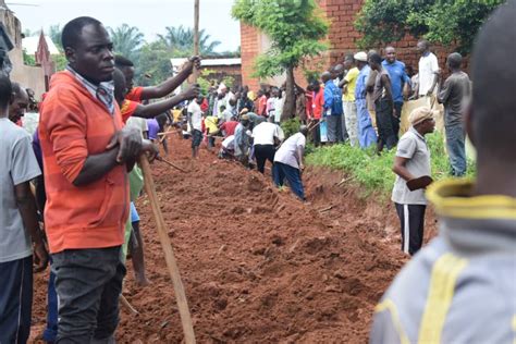 Burundi Tdc Tracer Un Caniveau En Colline Bukeye Nyanza Lac