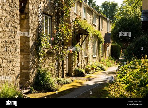 Terraced Stone Cottage Hi Res Stock Photography And Images Alamy