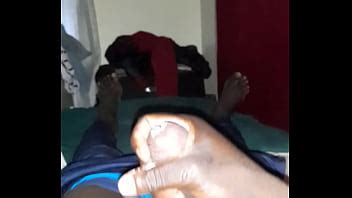 Chico cachondo muestra cómo masturbarse XVIDEOS