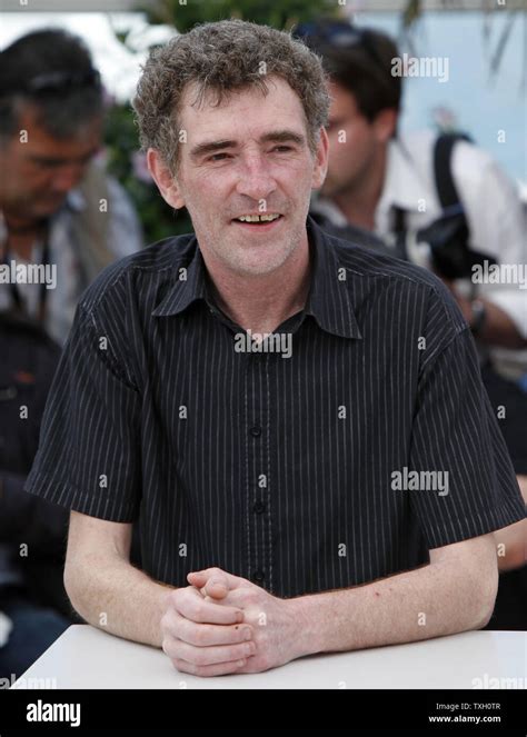 El actor Steve Evets llega a un photocall de la película 'Buscando a ...