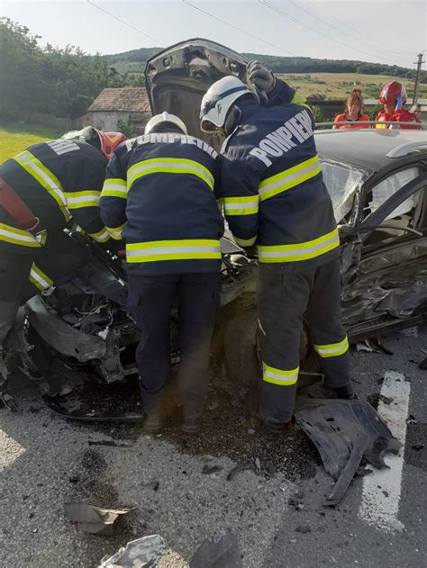 Ziua de Cluj Accident pe un drum din Cluj Una dintre mașini înfiptă