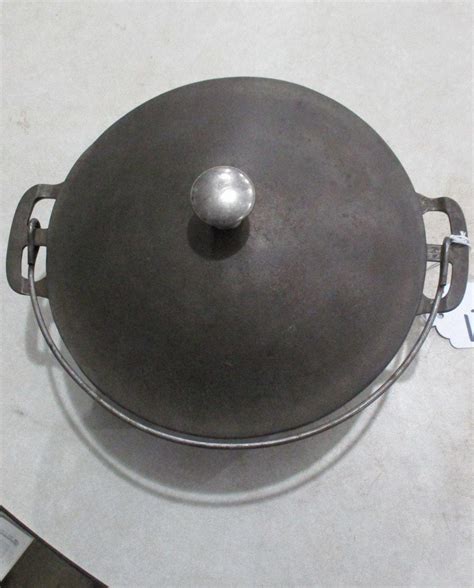 Sold Price Wagner 6 Dutch Oven With Whistle Top Lid November 6 0119 9 00 Am Est