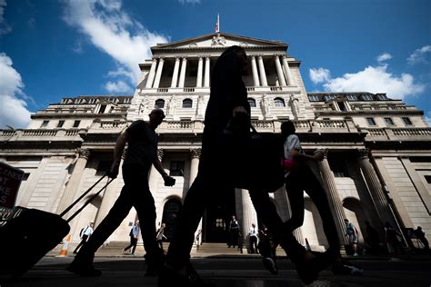 UK savers told to ‘move fast’ ahead of expected interest rate change