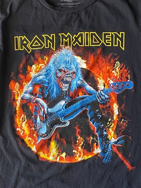 Iron Maiden Eddie Guitarist 2017 T Shirt Size Small Gem