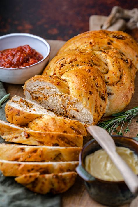 Vlechtbrood Met Tomaat En Italiaanse Kruiden Francesca Kookt