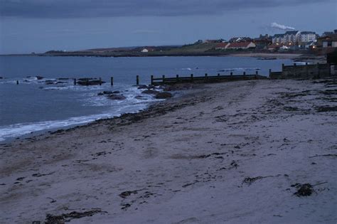 East end of Dunbar Photo | UK Beach Guide