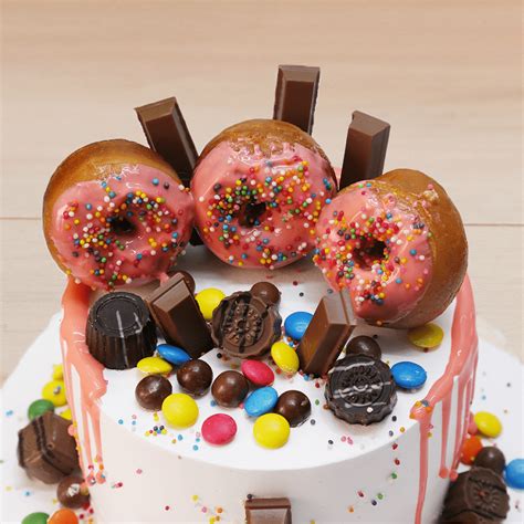 Chocolate Donut Drip Cake Chocomans