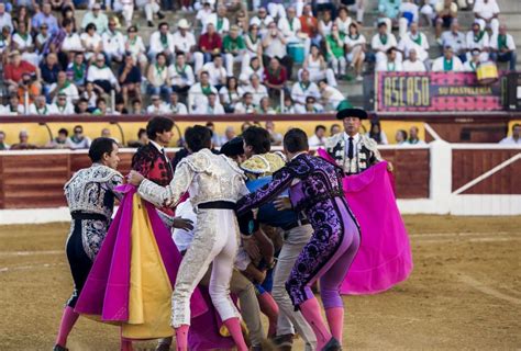 Fotos Francisco Rivera Recibe Una Cornada Grave En Huesca Cultura