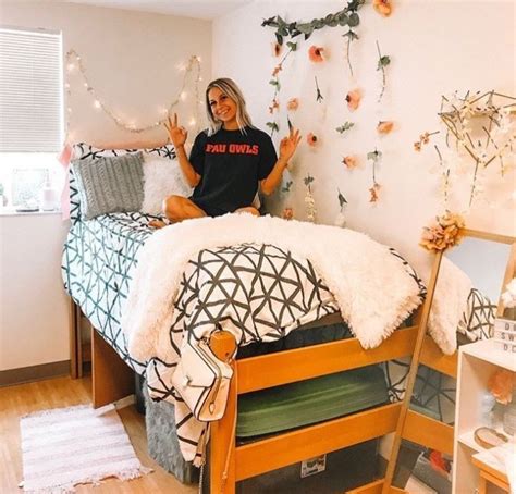 10 Easy And Cute Decorations For Your Dorm Society19 College Dorm