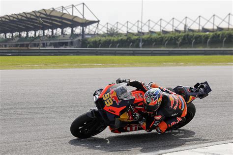 La MotoGp Scalda I Motori Primi Test A Sepang