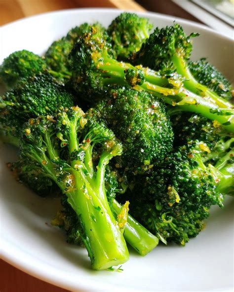 amazing steamed broccoli   minutes