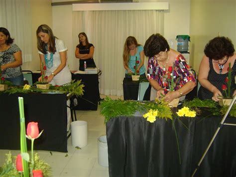 Garden Flowers Arte Floral e Decoração Curso Básico de Arte Floral em