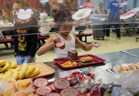 School lunch at Stony Point Elementary