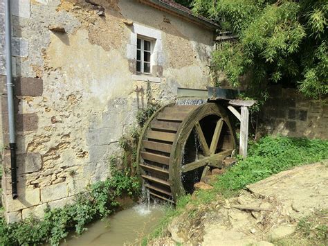 MOULIN A EAU DU VANNEAU YONNE FRANCE SOURCE WIKIPEDIA ORG