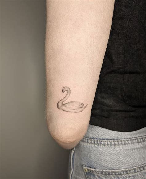 Swan tattoo | Swan tattoo, Small tattoos, Classy tattoos