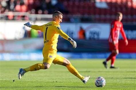 CFC Holt Mit Daniel Adamczyk Neue Nummer Eins David Wunsch Und Clemens