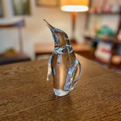 Signed Crystal Glass Adult Penguin By George Thompson For Steuben