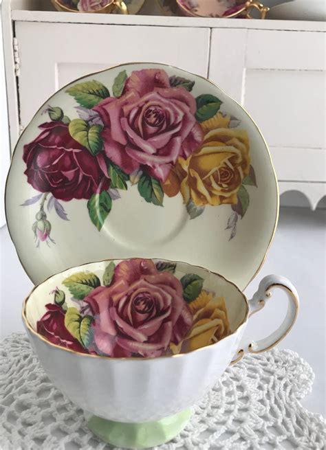 Vintage Aynsley Cabbage Roses Tea Cup And Saucer England Oban Shape