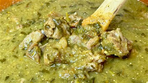 Carne Y Costillas De Cerdo En Salsa Verde Con Verdolagas Guisado De