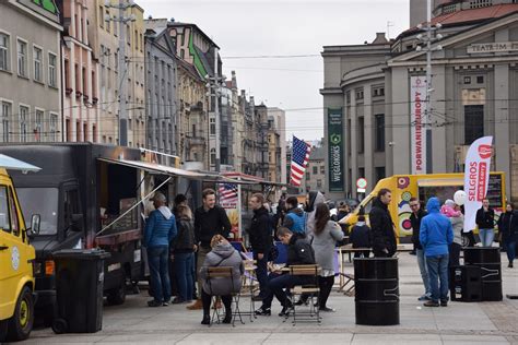 Katowice B Dzie Zlot Food Truck W Na Maj Wk Na Rynku W