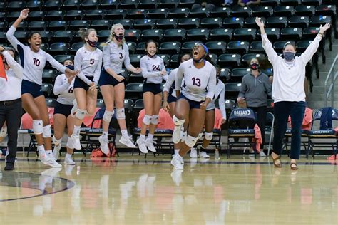 Lady Mustangs End Season 22 3 The Stampede