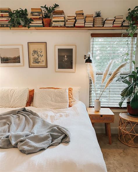 24 Minimalist Dorms That Will Have You Drooling - SavvyCollegeGirl