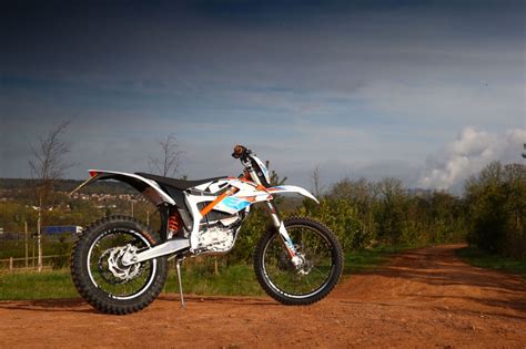 We Ride The Ktm Freeride E Xc And E Sx Rescogs