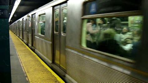 Mta New York City Subway Lefferts Blvd Bound R40 Slant A Train Departing From West 4th Street