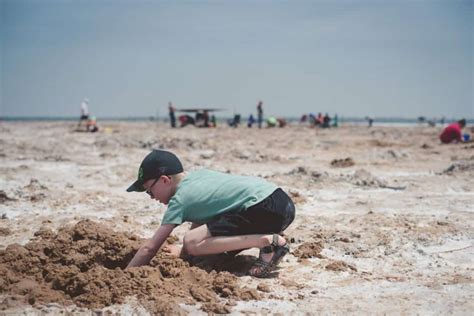 Crystal Digging in Oklahoma at the Salt Plains (By An Oklahoman)