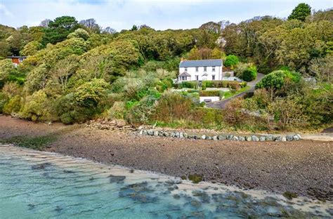 Cottages with Sea Views | Stunning Homes with Views Over the Sea