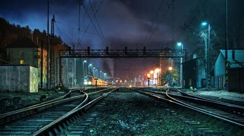 Daily Wallpaper: The Train Station | I Like To Waste My Time