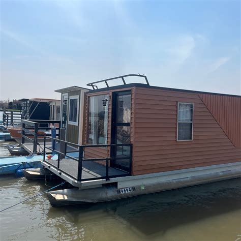 Small House Boats