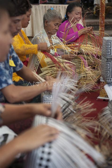 Lomba Kerajinan Anyaman Bambu Antara Foto