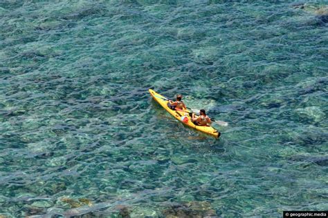 Kayaking Abel Tasman - Geographic Media