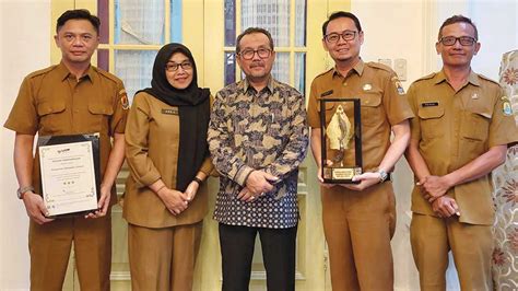 Pemkab Cirebon Raih Penghargaan Prestasi Level 3 Ukpbj Bupati Imron Ucapkan Terima Kasih