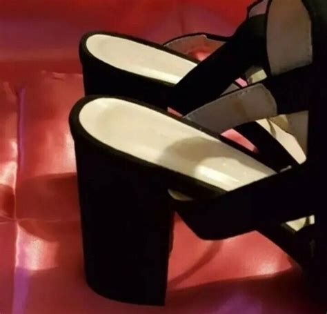 Wild Diva Lounge Black Chunky Heel Sandals With Ankle Strap Womens Sz