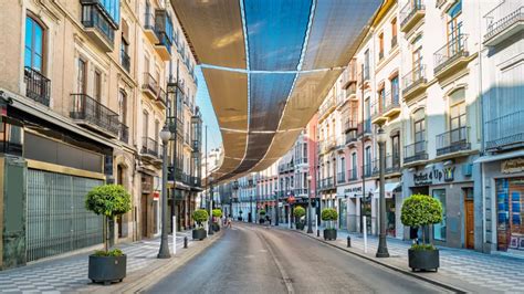 Estas Son Las Mejores Calles Y Centros Comerciales De Granada Para Ir