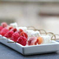 Brochettes De Melon Au Jambon Cru Fromage Frais Pistaches