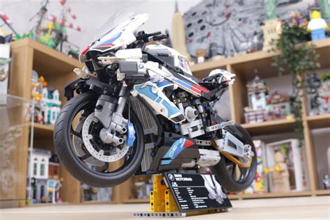 LEGO-Technic-42130-BMW-M-1000-RR-review-18i – Brick Fanatics