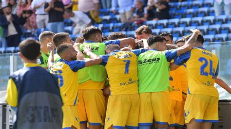 Serie B Turno Comandano Brescia Frosinone E Reggina Pirotecnico