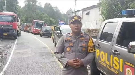 Jalan Lintas Sumbar Sumut Macet Total Di Kabupaten Agam Ulah 5 Titik