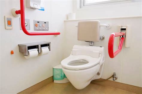 トイレに介護用の手すりを取り付けたい！最適な位置と高さ・費用相場とは？ リフォーム費用の一括見積り リショップナビ