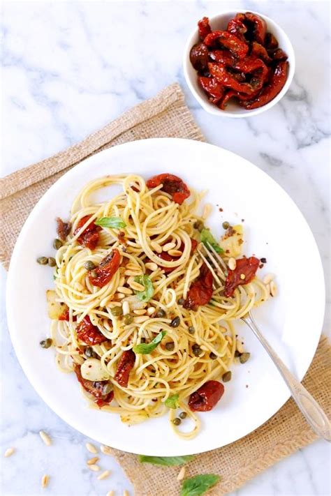 18 Delicious Spaghetti Recipes Everyone Will Love - DeLallo