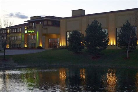 Holiday Inn Pewaukee Milwaukee West an IHG Hotel Pewaukee | Bookonline.com