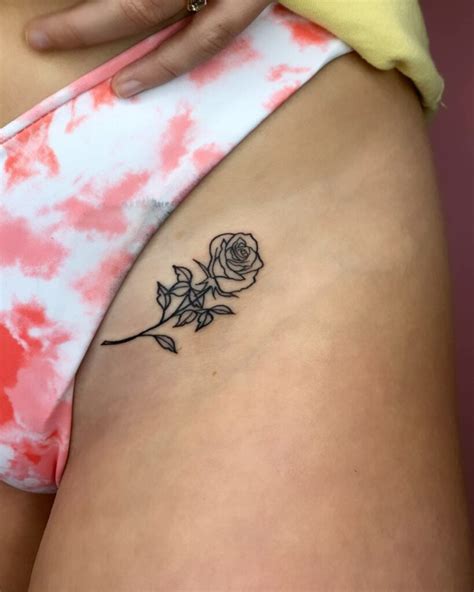 12 Feminine Pelvic Tattoo Ideas That Will Blow Your Mind