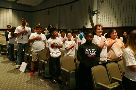 Albertville Intermediate School 5th Graders Celebrate Becoming Super