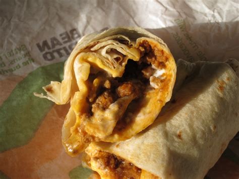 Review: Taco Bell - Beefy Nacho Burrito