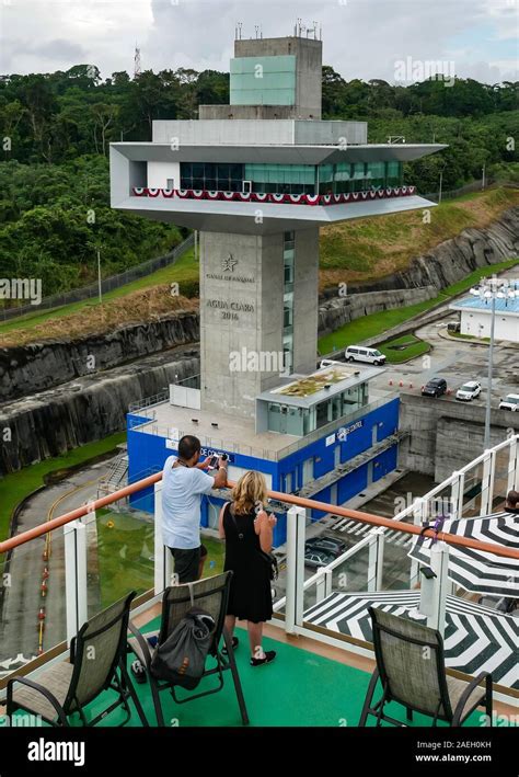 View of Agua Clara locks Control tower (Torre de control). Passengers ...