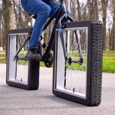 Inventan La Bicicleta Con Ruedas Cuadradas Y Funciona