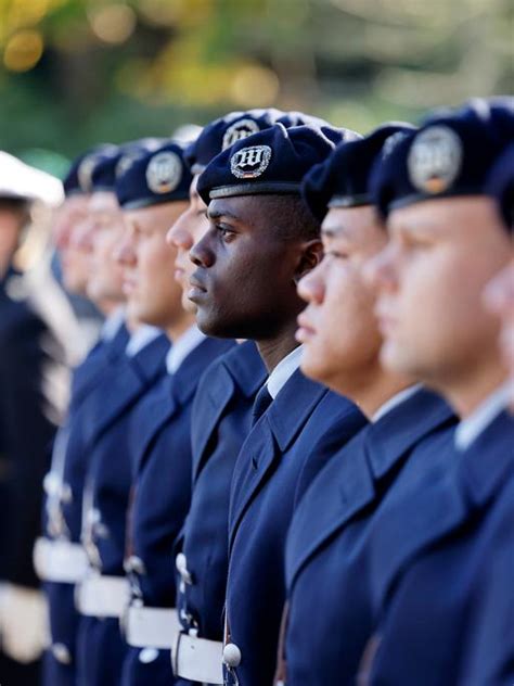 Bundeswehr Viel Ver Nderung Aber Noch Zu Wenig